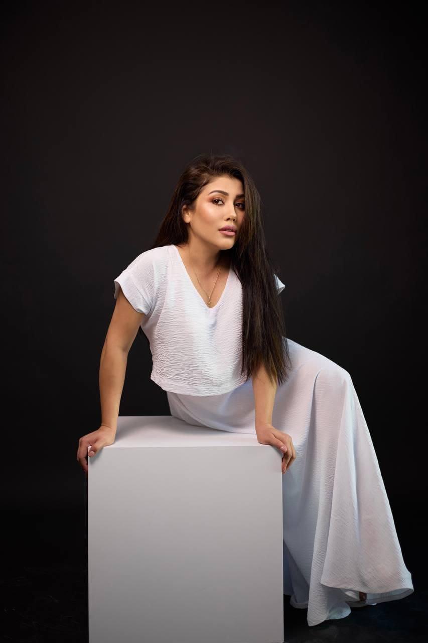 Spend A Quiet And Serene Night Close To City With Girls From Delhi...