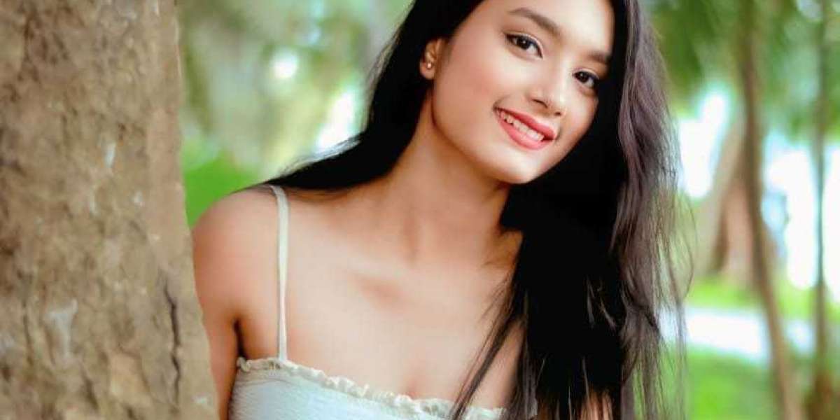 Embrace the simpler little joys of life with a woman from Lucknow escort service